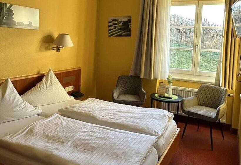 带1个卧室的带阳台的公寓, & Restaurant Weinberg