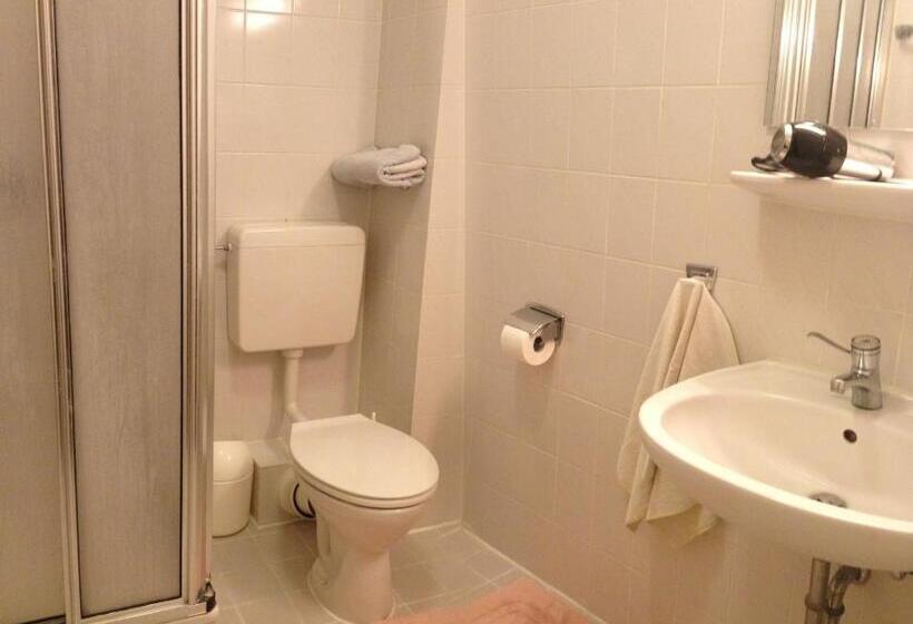 Апартаменты 2 Спальни, Stadt Steinbach