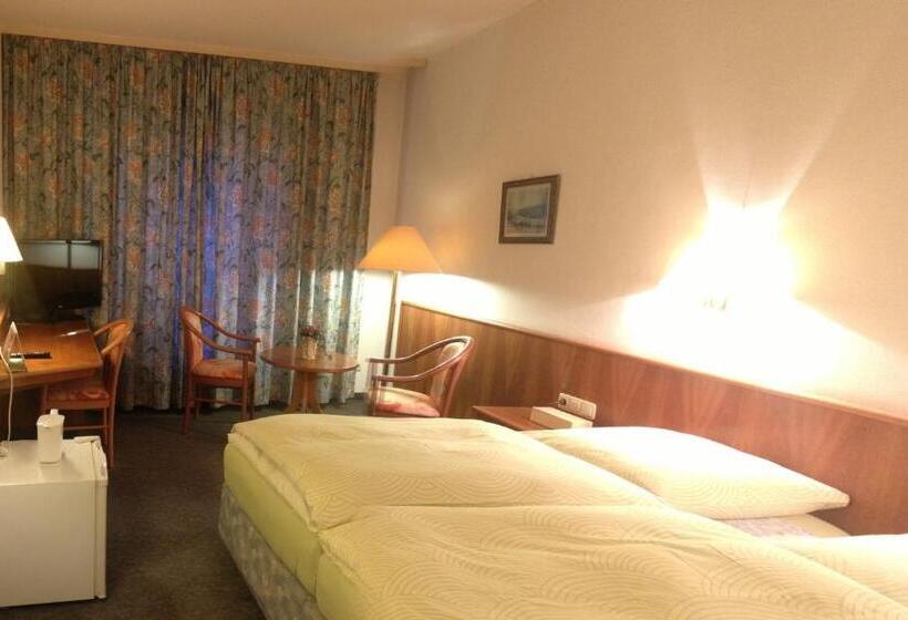 Апартаменты 1 Спальня, Stadt Steinbach