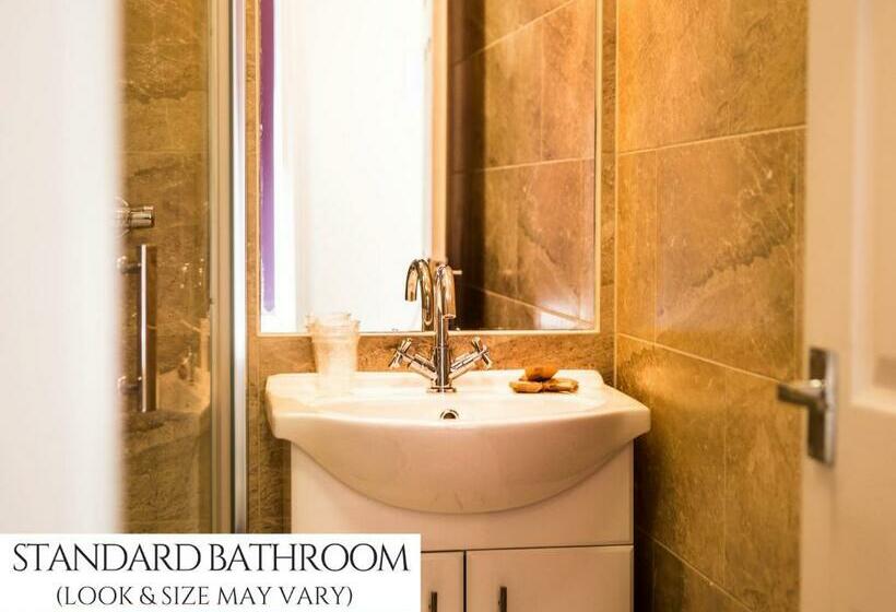 Номер Стандарт, The Royal Alexandra