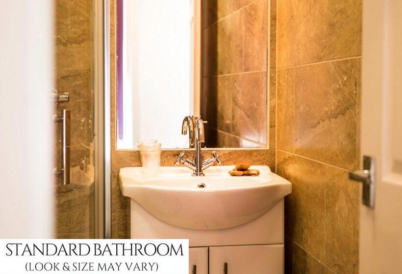 Номер Basic, The Royal Alexandra