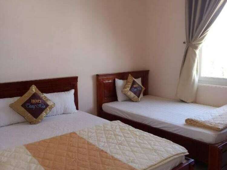 اتاق استاندارد سه نفره, Trung Hau