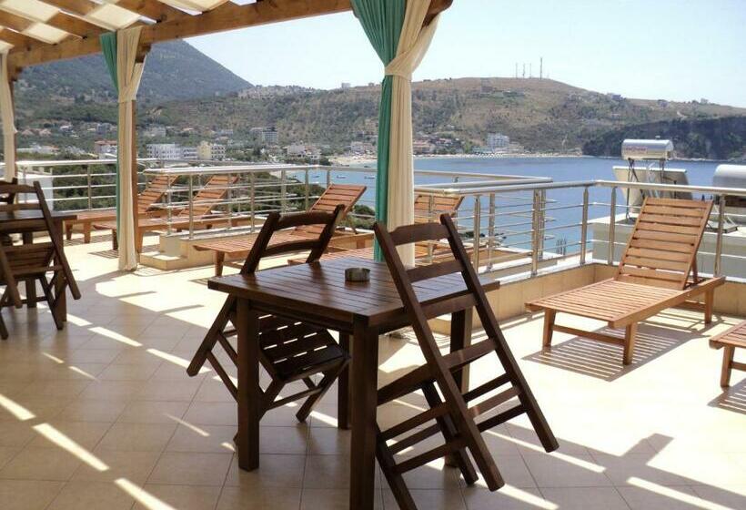 Pokój Trzyosobowy Deluxe Widok Morze, Vila Kosteli