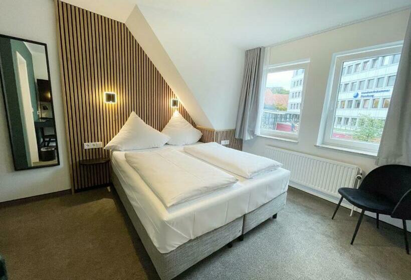 غرفة قياسية, Xenia Flensburg