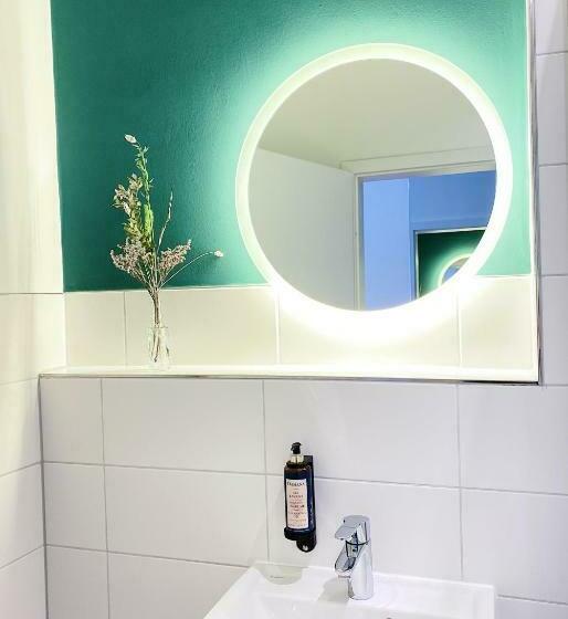 غرفة قياسية فردية, Xenia Flensburg