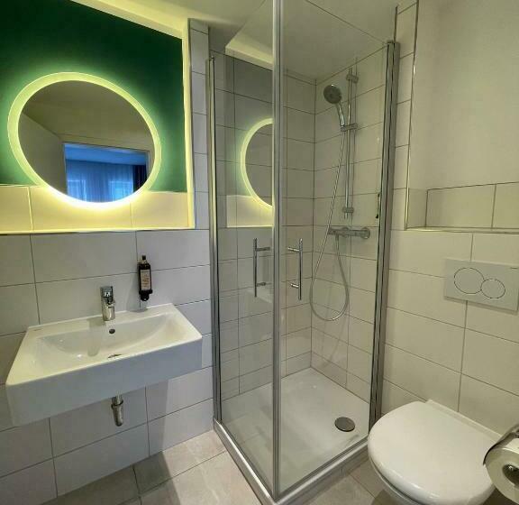 غرفة قياسية, Xenia Flensburg