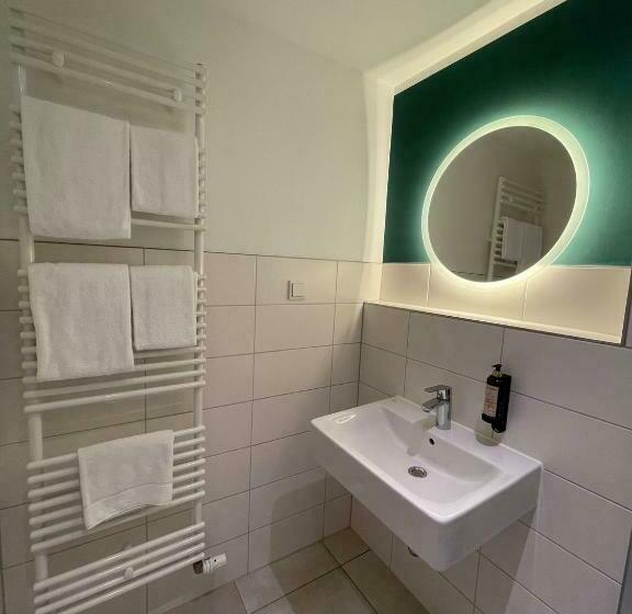 غرفة قياسية, Xenia Flensburg