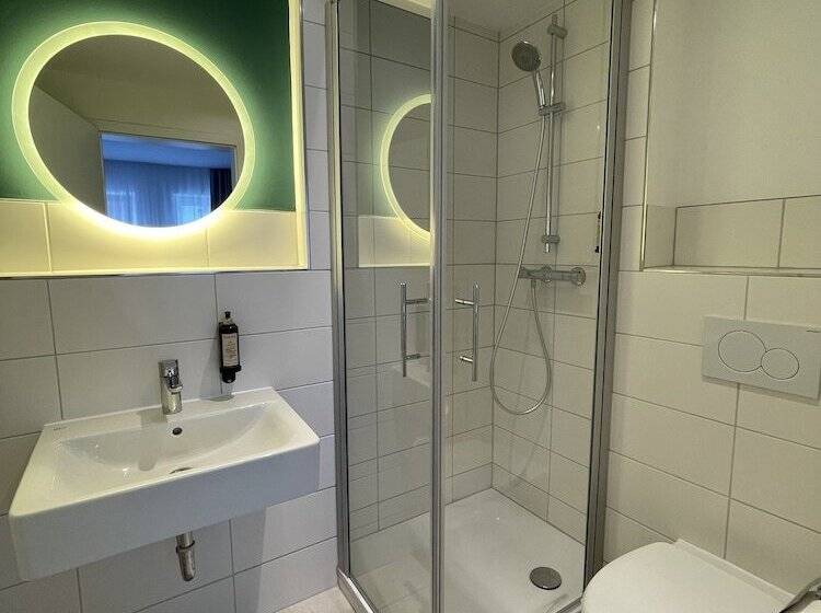 غرفة قياسية, Xenia Flensburg