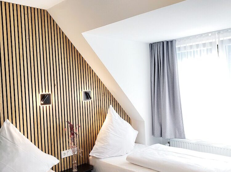 غرفة قياسية, Xenia Flensburg