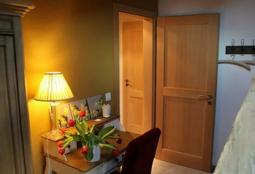 اتاق استاندارد با چشم‌انداز باغ, La Grange Du Couvent B&b