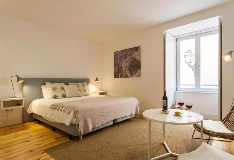 Superior-studio, Lisbon Five Stars Apartments Combro 77