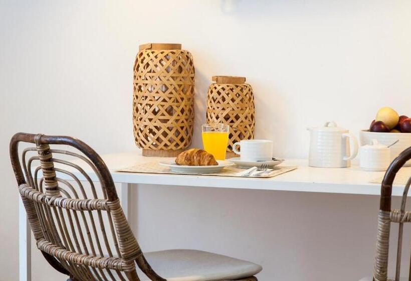 استودیوی سوپریور, Lisbon Five Stars Apartments Combro 77