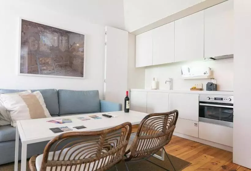 Deluxe-studio, Lisbon Five Stars Apartments Combro 77