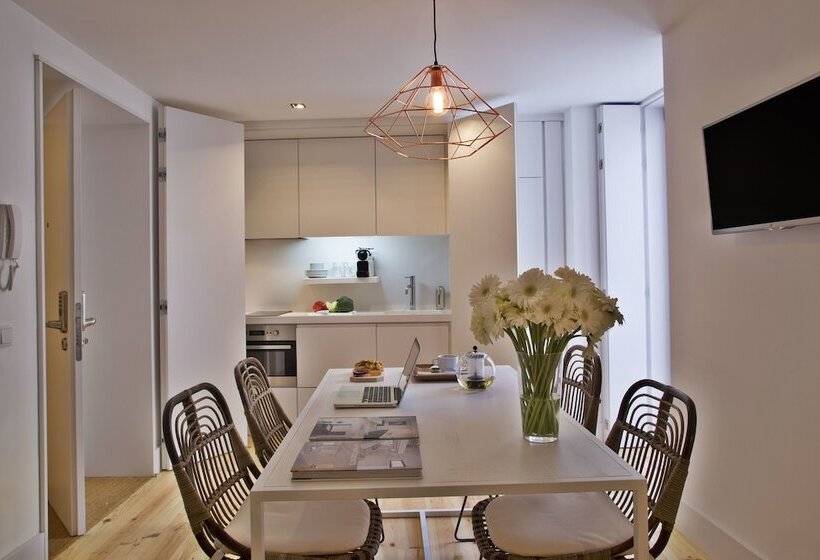 استودیوی لوکس, Lisbon Five Stars Apartments Combro 77