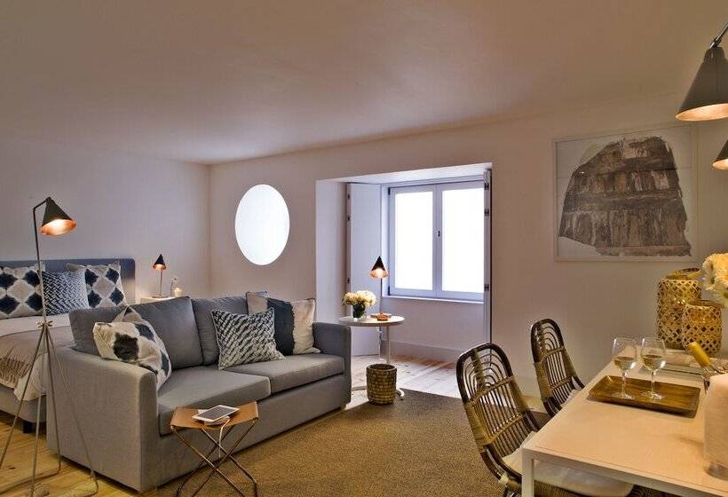 استودیوی لوکس, Lisbon Five Stars Apartments Combro 77