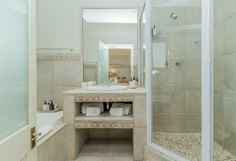 חדר דלוקס נוף לגינה, Fernwood Manor Boutique Guest House