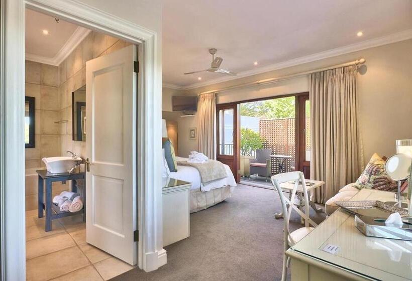 غرفة ديلوكس مزودة بشرفة, Fernwood Manor Boutique Guest House