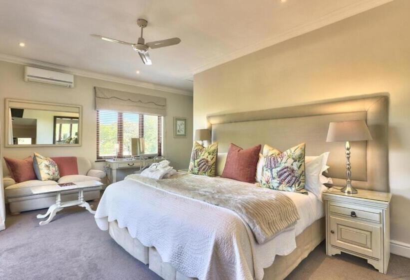 غرفة ديلوكس مزودة بشرفة, Fernwood Manor Boutique Guest House
