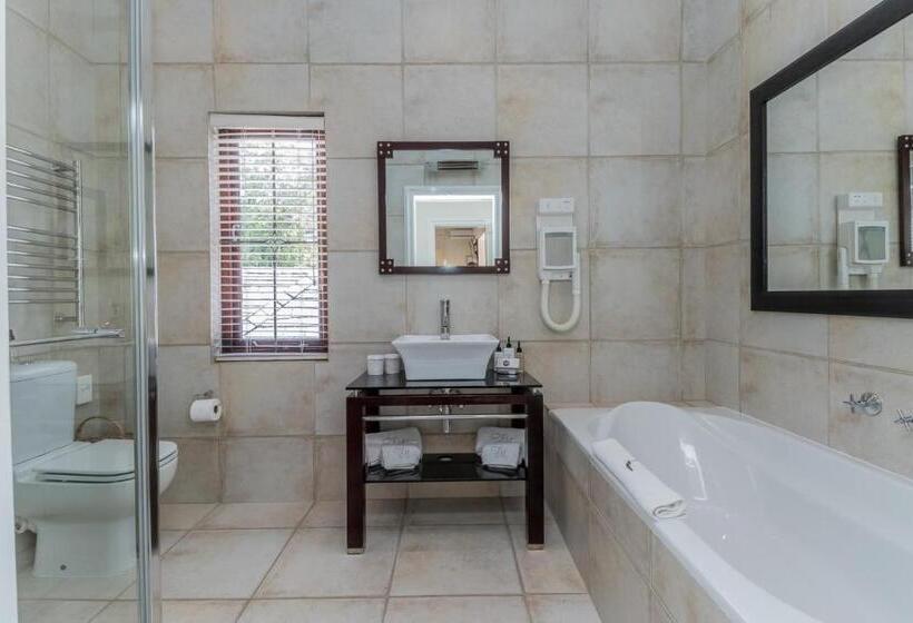 جناح إدارى, Fernwood Manor Boutique Guest House