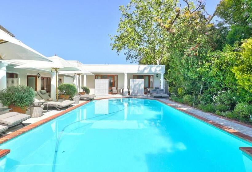 חדר דלוקס נוף לגינה, Fernwood Manor Boutique Guest House