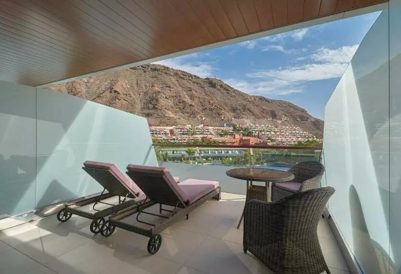Superior Room Pool View