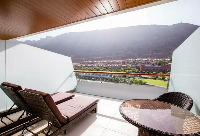 プールの見えるスーペリアルーム, Radisson Blu Resort & Spa, Gran Canaria Mogan