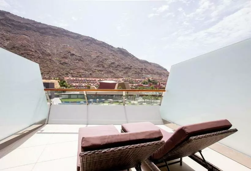 プールの見えるスーペリアルーム, Radisson Blu Resort & Spa, Gran Canaria Mogan