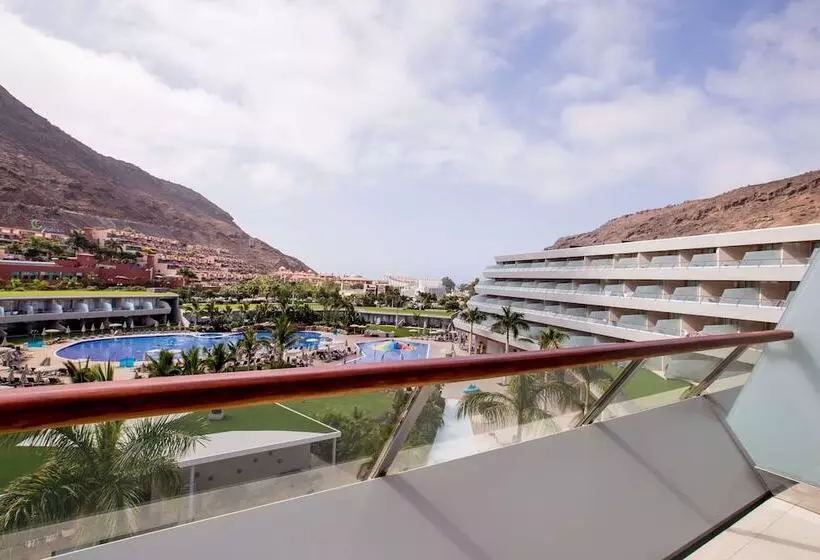 プールビューのプレミアムルーム, Radisson Blu Resort & Spa, Gran Canaria Mogan