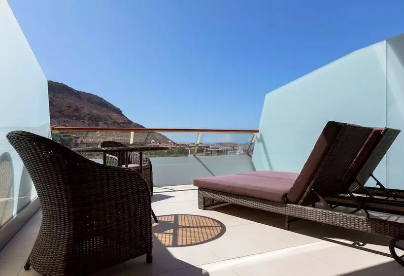 プールビューのプレミアムルーム, Radisson Blu Resort & Spa, Gran Canaria Mogan
