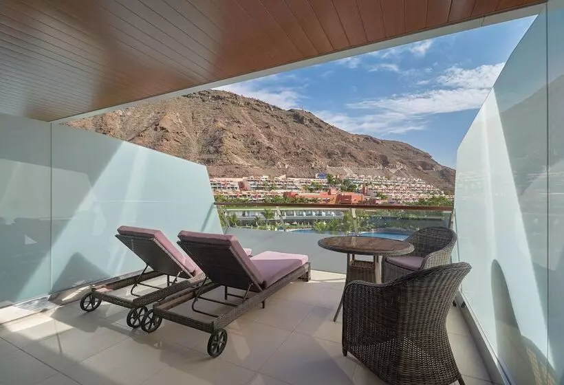 プールビューのプレミアムルーム, Radisson Blu Resort & Spa, Gran Canaria Mogan