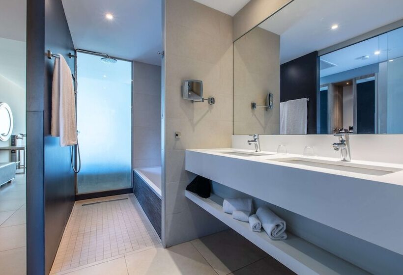 Номер Superior Вид на Бассейн, Radisson Blu Resort & Spa, Gran Canaria Mogan