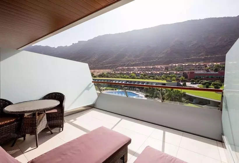 プールの見えるスーペリアルーム, Radisson Blu Resort & Spa, Gran Canaria Mogan