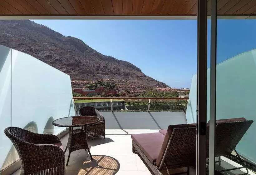 プールビューのプレミアムルーム, Radisson Blu Resort & Spa, Gran Canaria Mogan