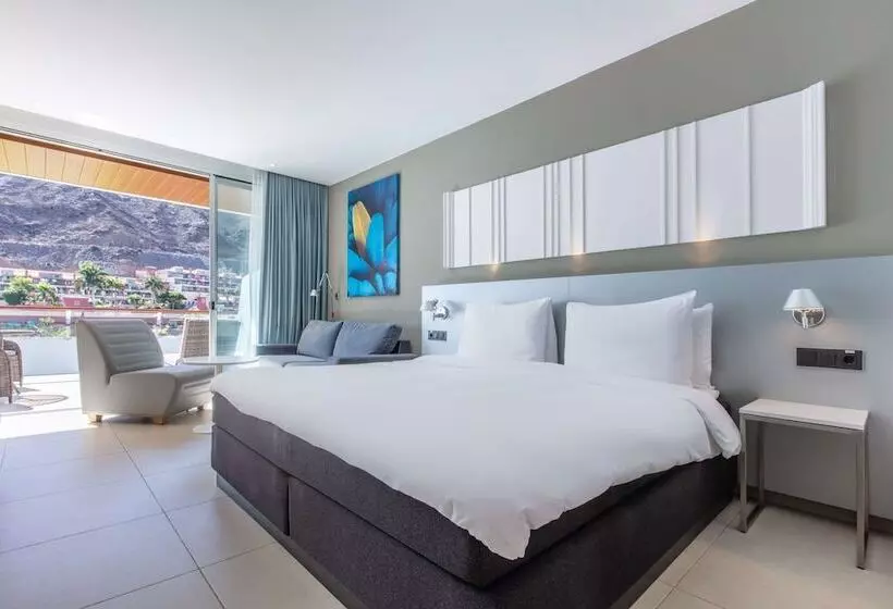 プールビューのプレミアムルーム, Radisson Blu Resort & Spa, Gran Canaria Mogan