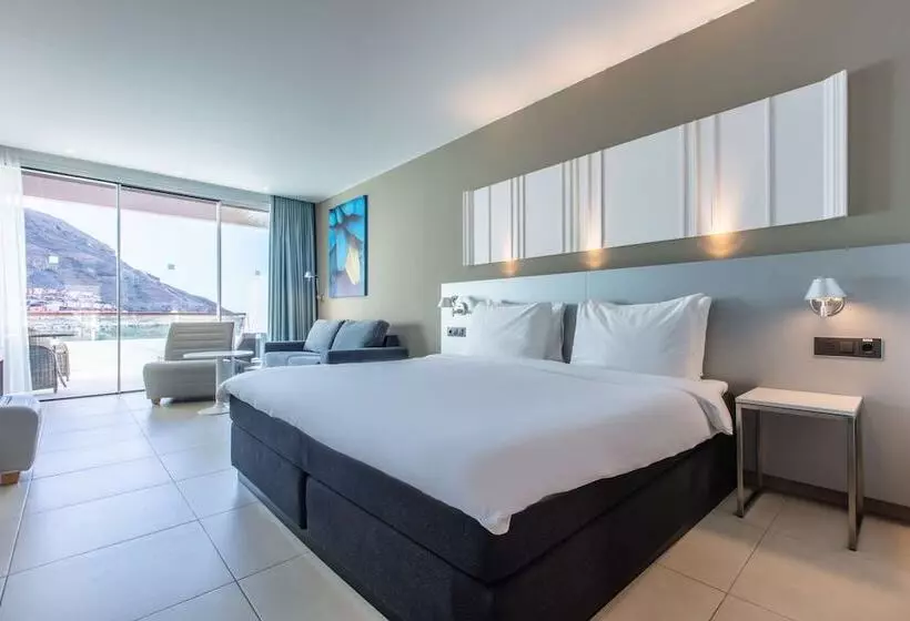 プールビューのプレミアムルーム, Radisson Blu Resort & Spa, Gran Canaria Mogan