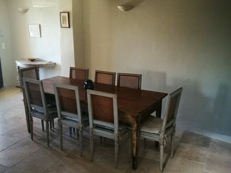 Апартаменты Deluxe 2 Спальни, Ancienne Maison Des Gardes