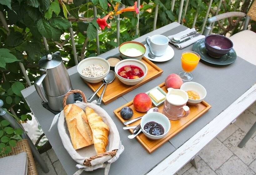 Номер Стандарт с Балконом, Ancienne Maison Des Gardes