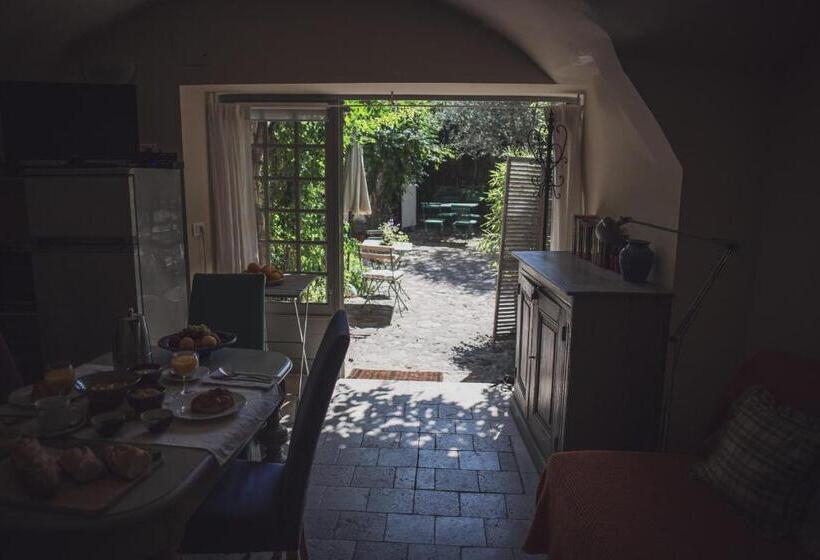 شقة غرفة نوم داخلية, Ancienne Maison Des Gardes