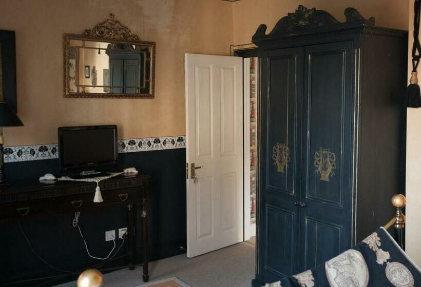 豪华房间, Britannia House