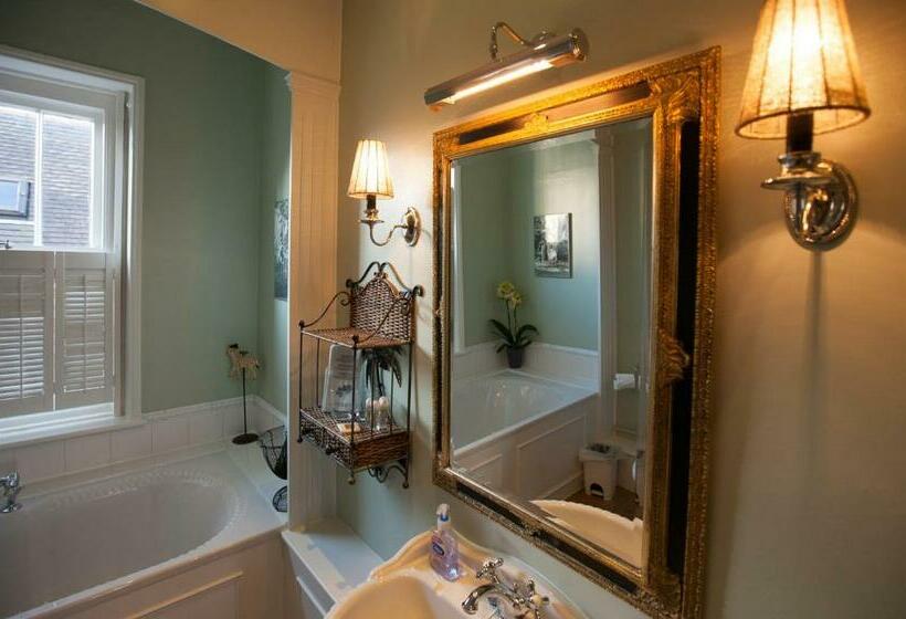 豪华房间, Britannia House