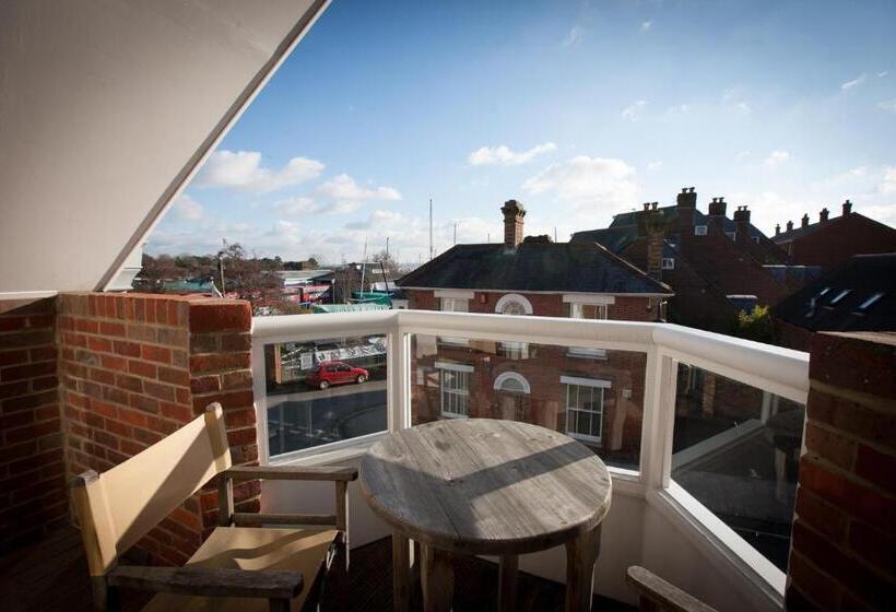 带1个卧室的带阳台的公寓, Britannia House