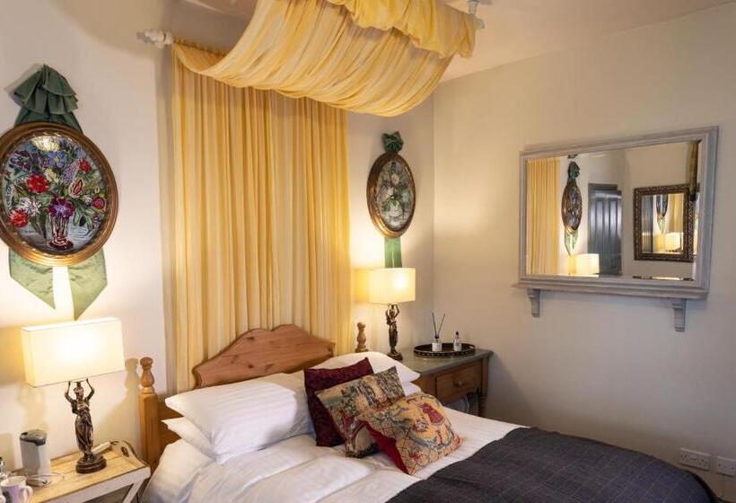 标准间, Britannia House