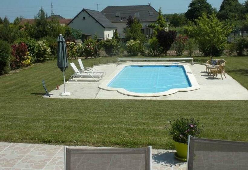 Номер Стандарт, L'escapade