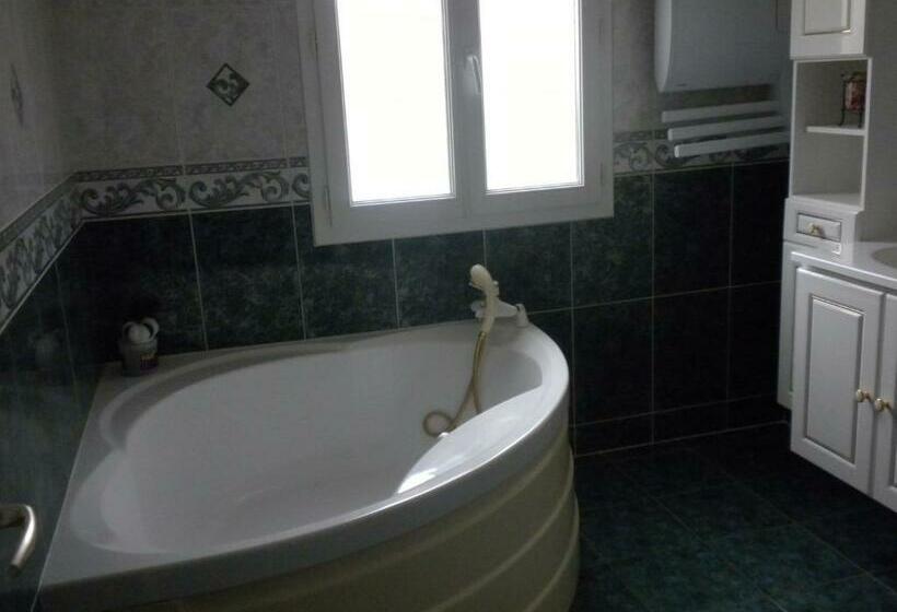 Номер Стандарт, L'escapade