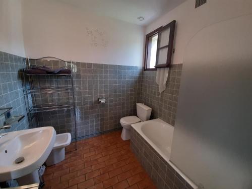 Quarto Estandar Vista Montanha, Moulin De Latouille
