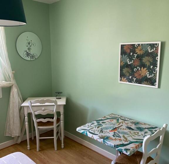 Номер Стандарт, Moulin De Latouille