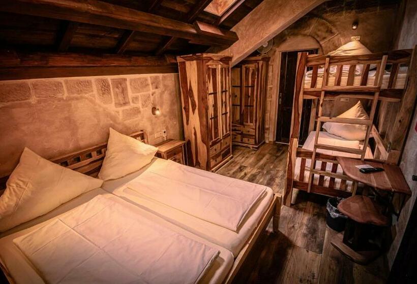 Familjerum, Vaya Casa