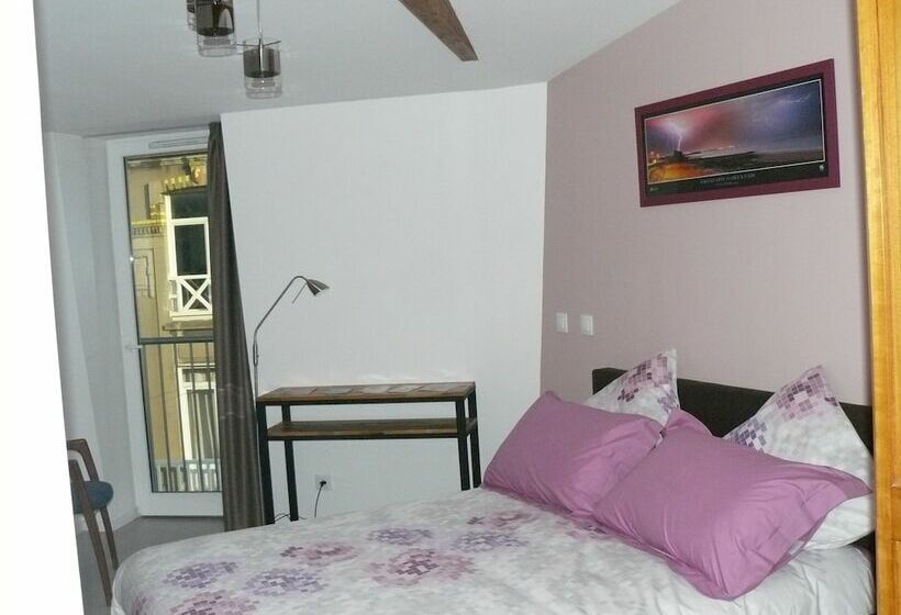 اتاق خانوادگی, Villa Maëlou