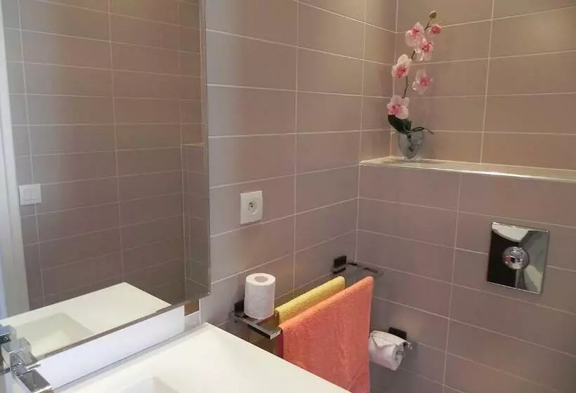 استودیو استاندارد با چشمانداز باغ, Villa Yoda