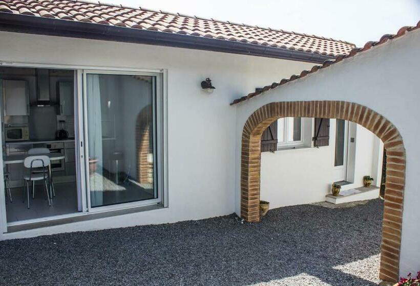 Студио Стандарт Вид на Сад, Villa Yoda